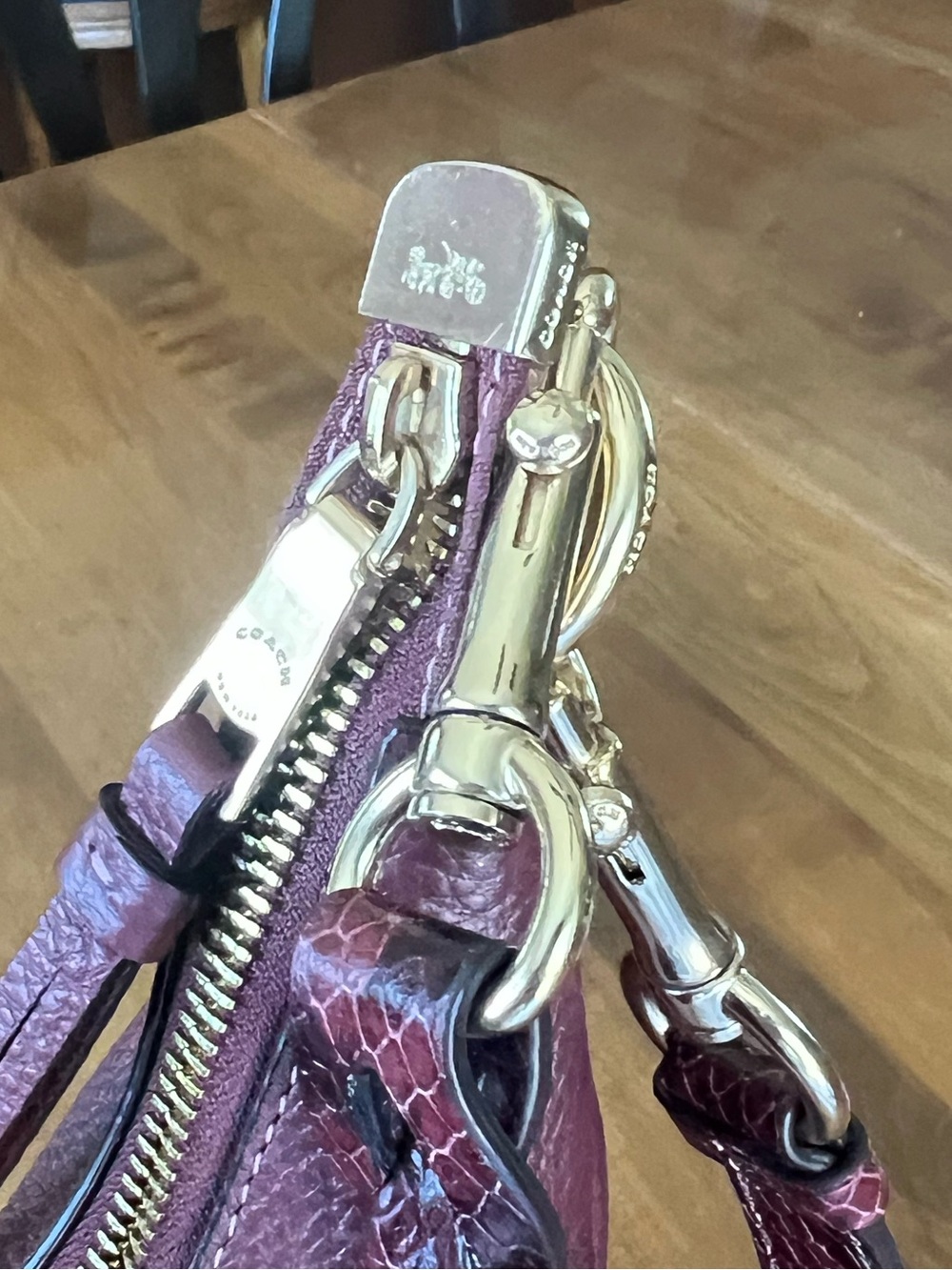 EUC Coach Jules Hobo Bag, Pebbled Leather in Burgundy/Maroon/Wine. - Picture 6 of 12